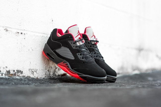 819171-001,AJ5,Air Jordan 5 819171-001AJ5 Air Jordan 5 Low “Alternate ’90” 美图近赏