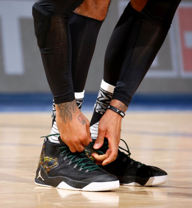 BHM,Jordan Melo M12  安东尼上脚 Jordan Melo M12 “BHM” 黑人月配色