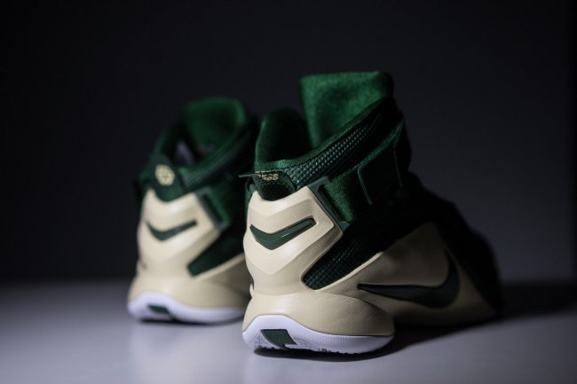 Soldier 9,LeBron,士兵9 士兵九代 Nike Zoom LeBron Soldier 9 “SVSM” 双色近赏