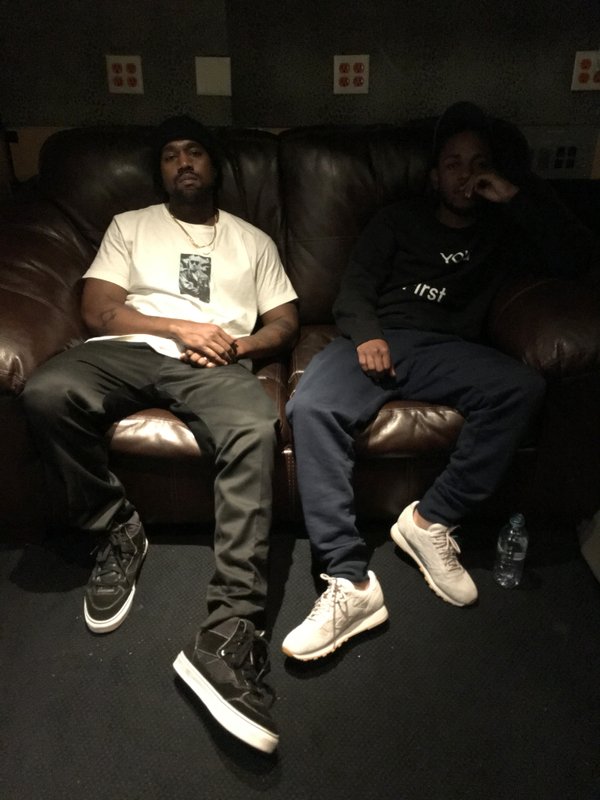 Kanye West,Yeezy  传言又起，Kanye West 或将转投 VANS