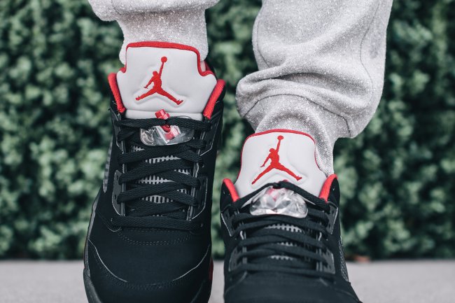 819171-001,AJ5,Air Jordan 5 819171-001AJ5 公牛黑红 Air Jordan 5 Low “Alternate” 上脚美图近赏