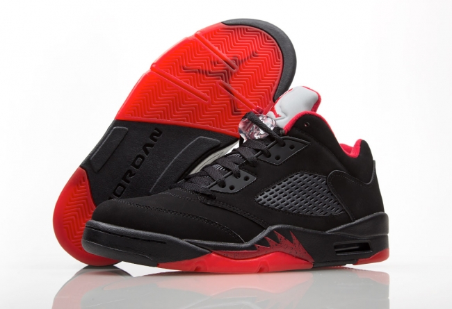 819171-001,AJ5,Air Jordan 5 819171-001AJ5 跌破发售价，Air Jordan 5 Low “Alternate” 已上架