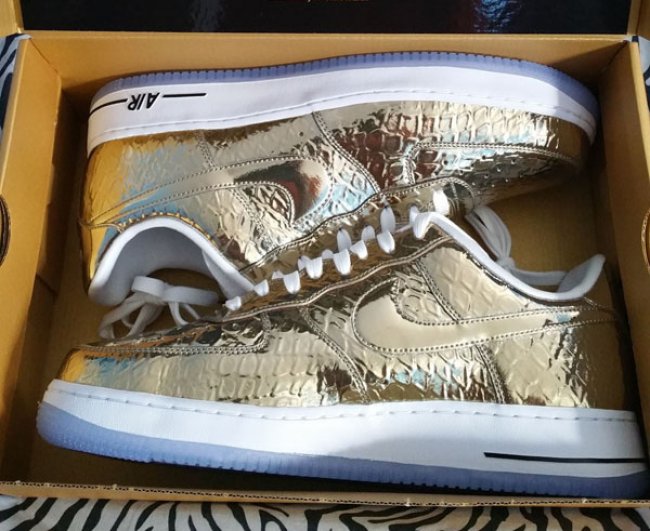 AF1,Air Force 1 AF1 超级碗配色 Nike Air Force 1 “Precious Metal” 曝光