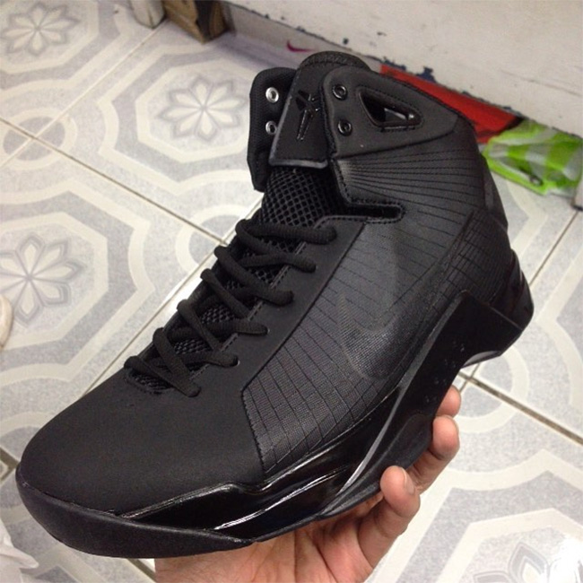 Hyperdunk,HD2008 HD08 Kobe 别注？2016 款 Hyperdunk 08 全黑配色实物曝光