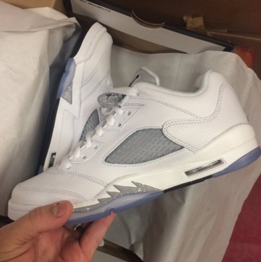 819172-122,AJ5,Air Jordan 5 819172-122AJ5 Air Jordan 5 Low GS “Metallic Silver” 白银配色现身