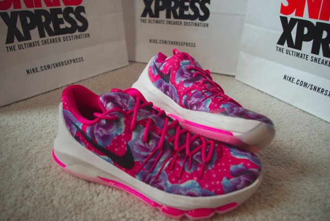 819148-603,KD8 819148-603乳腺癌 KD 8 “Aunt Pearl” 完整实物图赏