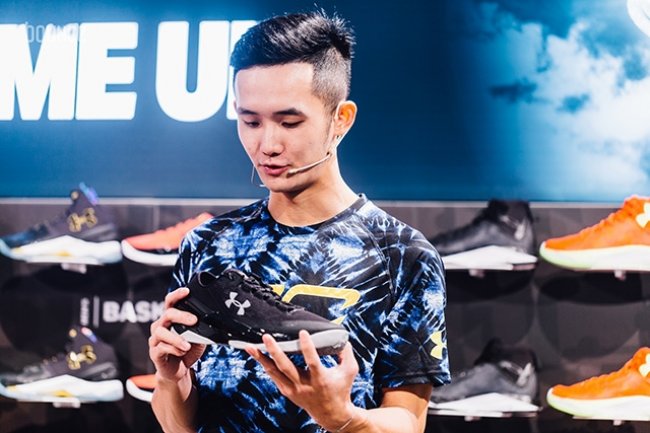 Curry 2,Under Armour,Curry 2 L  4 双低帮款 Under Armour Curry 2 Low 齐齐亮相