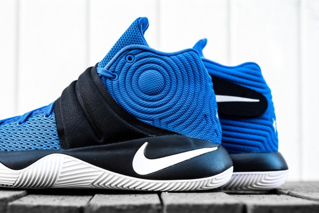 819583-444,Kyrie 2,Nike 819583-444欧文2代 杜克蓝黑登场，Kyrie 2 “Brotherhood” 即将发售