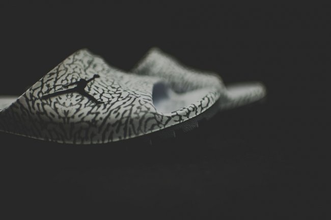 Jordan Super.Fly Team Slide  爆裂装饰，Jordan Super.Fly Team Slide 新款凉拖