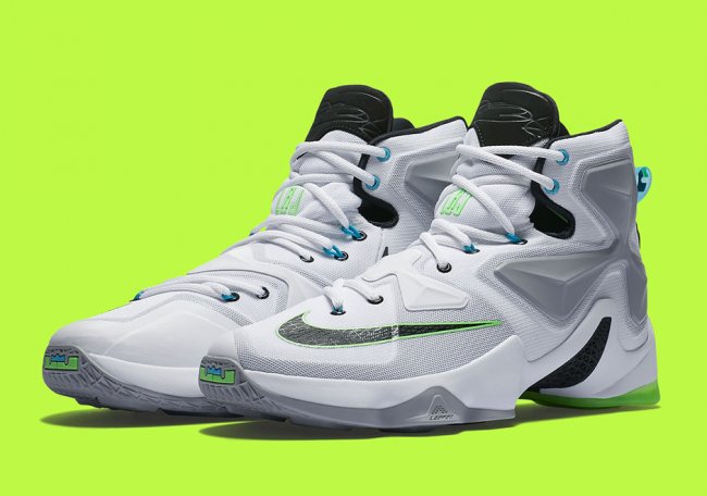 LBJ13,LeBron 13 LBJ13 经典附体，LeBron 13 “Air Command Force” 配色亮相