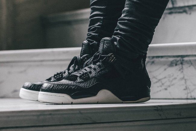 819139-010,AJ4,Air Jordan 4 819139-010AJ4中国发售日期 Air Jordan 4 Premium “Dark Horse” 美图近赏