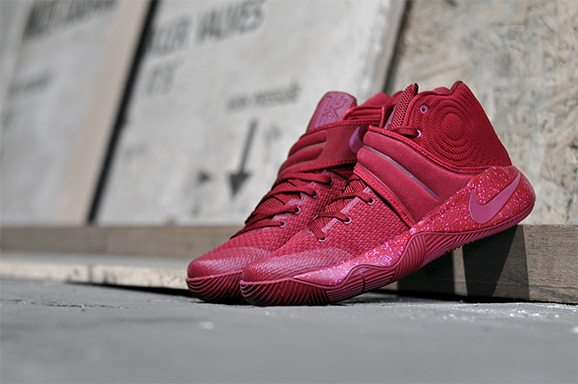 819583-600,Kyrie 2,Nike 819583-600 全红精品 Kyrie 2 “Team Red” 现已发售