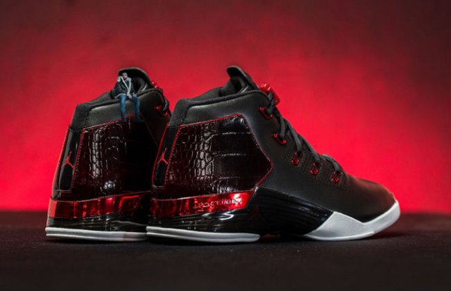 832816-001,AJ17,Air Jordan 17 832816-001AJ17 Bred 黑红登场，Air Jordan 17+ “Bulls” 月底发售