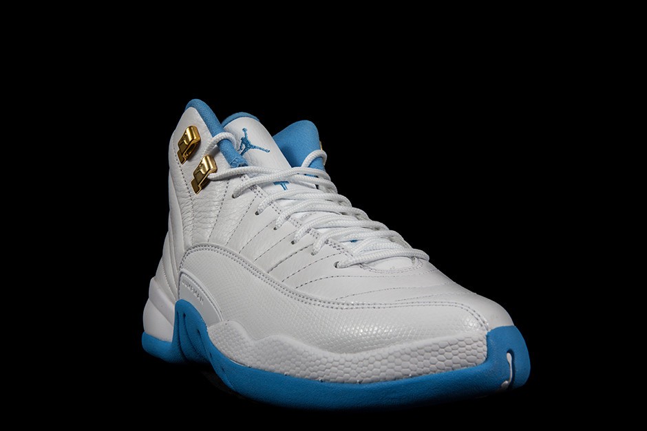 510815-127,AJ12,Air Jordan 12 510815-127AJ12 Air Jordan 12 GS “University Blue” 官网上架已售罄！