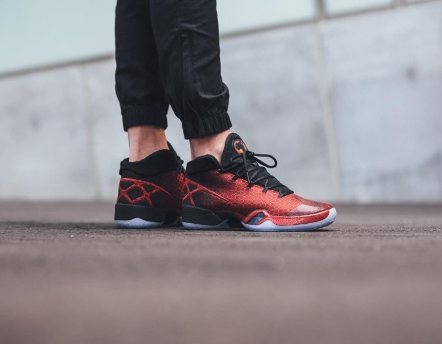 811006-601,AJ30,Air Jordan XXX 811006-601AJ30 红黑渐变的精致，Air Jordan XXX “Gym Red” 上脚实拍