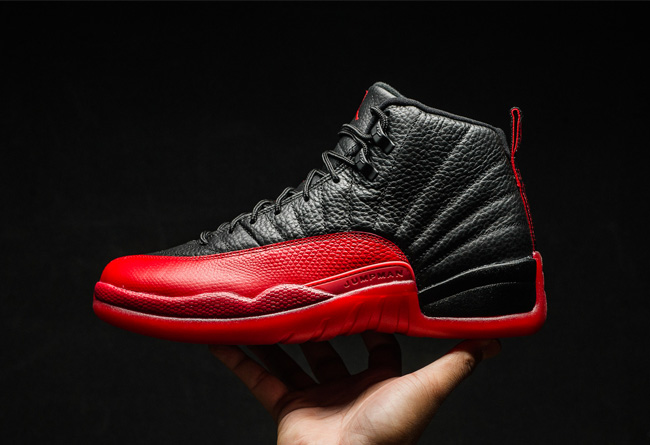 130690-002,AJ12,Air Jordan 12 130690-002AJ12黑红 美哭！Air Jordan 12 “Flu Game” 高清实物美图