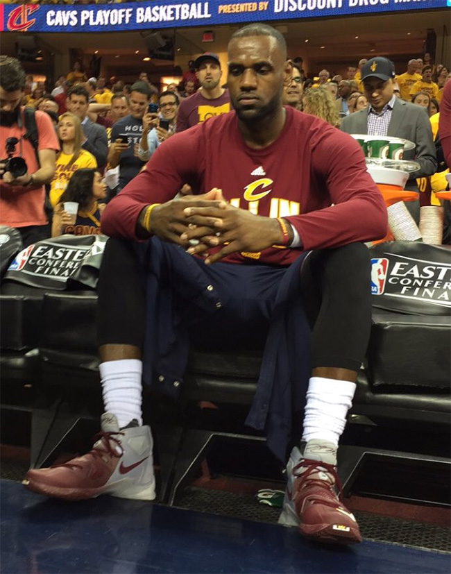 LBJ13,LeBron 13 Elite,LeBron 1 LBJ13 赛点之争，詹姆斯上脚全新 LeBron 13 PE