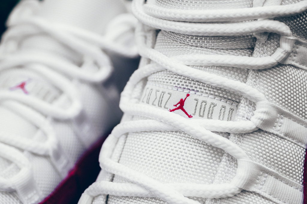 528895-102,AJ11,Air Jordan 11 528895-102AJ11 最佳活力表现！Air Jordan 11 Low “Varsity Red” 美图欣赏