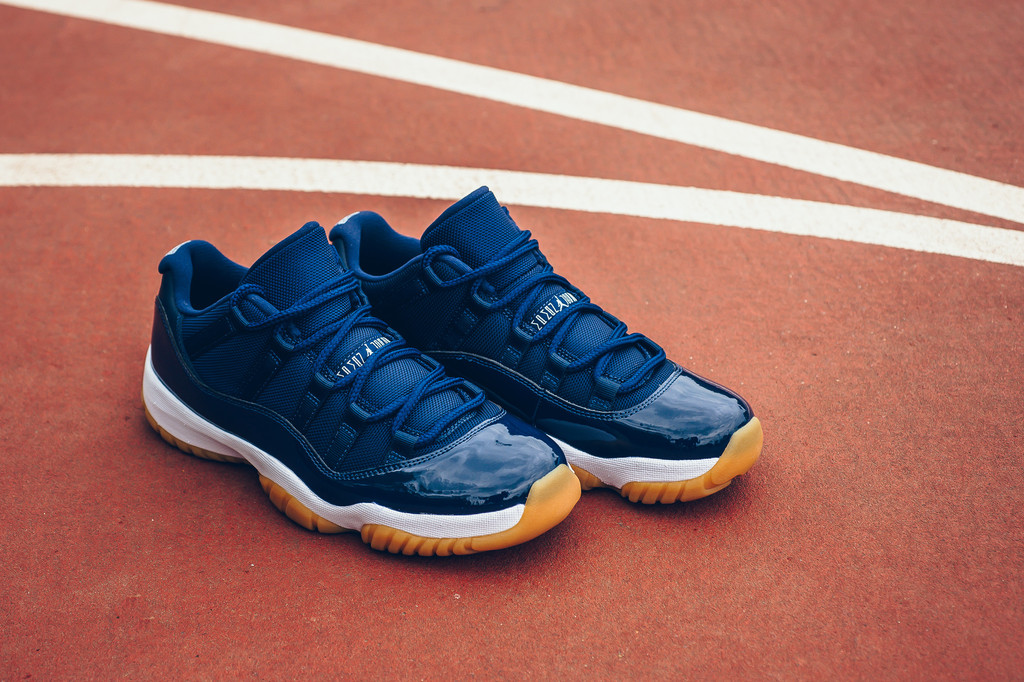 528895-405,AJ11 Low,Air Jordan 528895-405AJ11 精致时尚的亮眼之作，Air Jordan 11 Low “Midnight Navy” 图赏