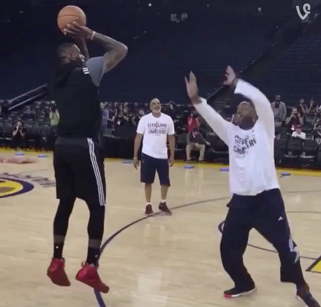 LBJ4,LeBron 4,Nike,LeBron LBJ4 詹姆斯训练场上脚 Nike LeBron 4 PE “All Red”