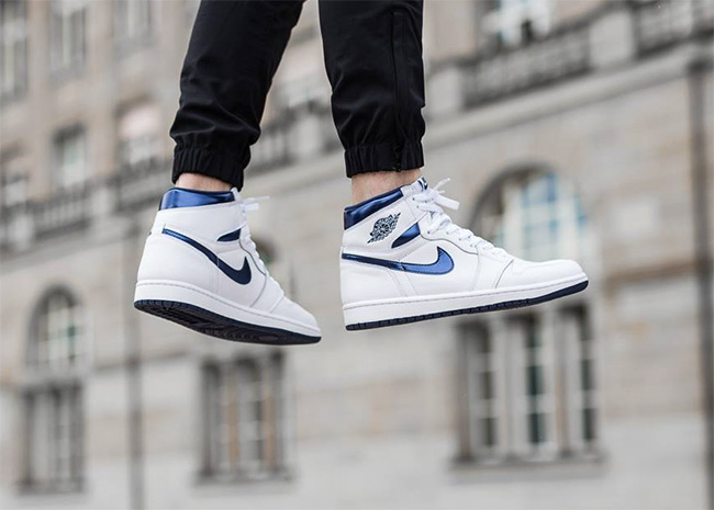 555088-106,AJ1 High OG,Air Jor 555088-106AJ1 清爽的复古风，Air Jordan 1 Retro OG High “Metallic Navy” 上脚