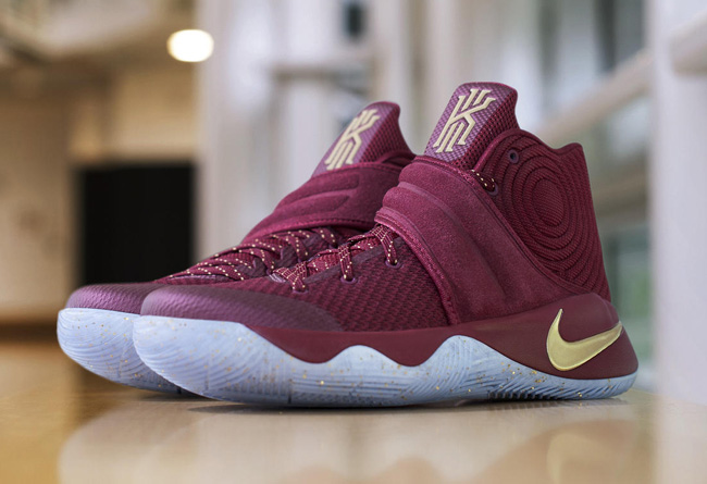 Kyrie 2,Nike  欧文 G4 战靴，Kyrie 2 PE 红金配色近赏