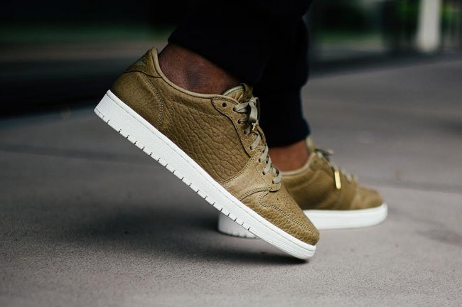 AJ1,Air Jordan 1 AJ1 时尚新尝试，Air Jordan 1 Low “No Swoosh” 上脚展示