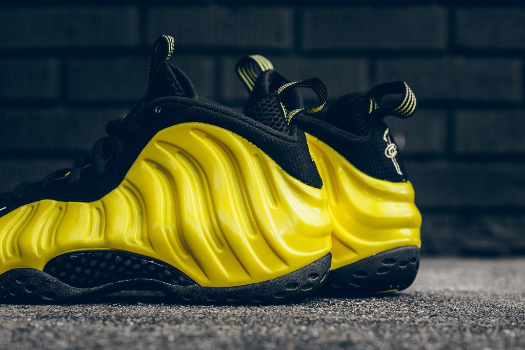 314996-701,Foamposite One,Foam 314996-701 街头最亮的星！Nike Air Foamposite One “Yellow” 美图欣赏