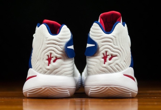 Nike Kyrie 2  独立日配色 Nike Kyrie 2 “USA” 下周发售