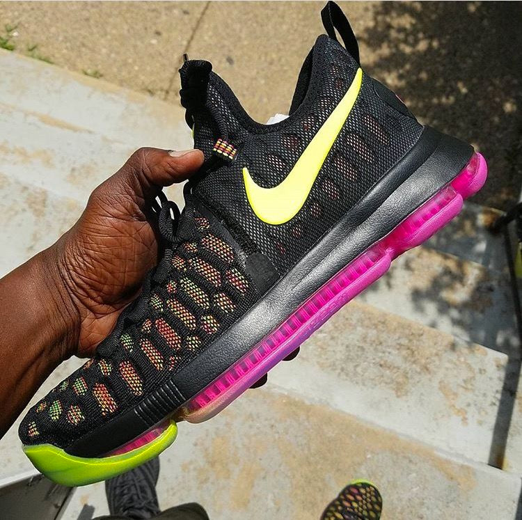 KD9,Nike,杜兰特9代 杜兰特9代 有惊喜！这双 KD 9 全新配色有点骚！