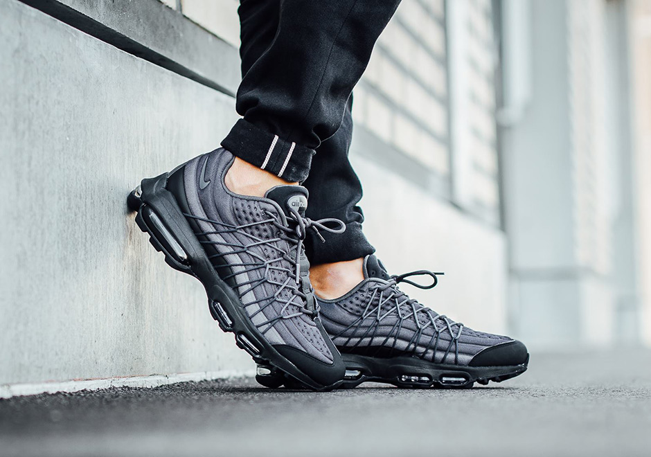 845033-001,Air Max 95,Nike 845033-001 科技视觉！Nike Air Max 95 Ultra SE “Black” 以独特姿态亮相