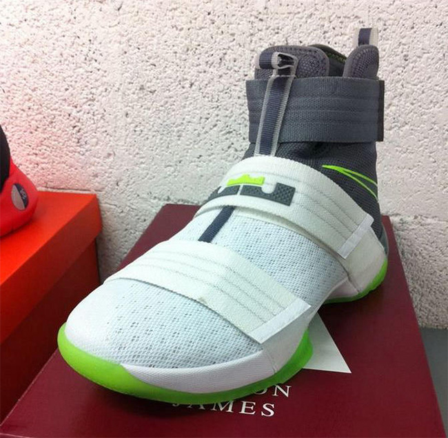 Soldier 10,士兵10代  詹皇经典！Dunkman 配色 Nike LeBron Soldier 10 实物曝光