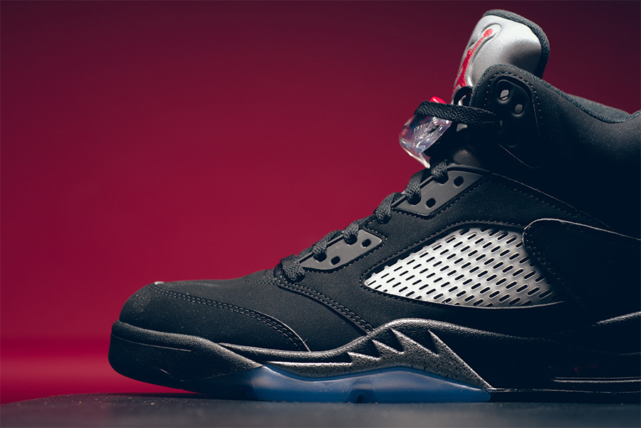 845035-003,AJ5,Air Jordan 5 845035-003AJ5 关于黑银 Air Jordan 5 “Metallic Black” 你必须要知道的 5 点！