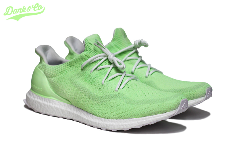 Ultra Boost,adidas,adidas Ultr  全身夜光！这双 Ultra Boost 是正经的 “暗夜精灵”！