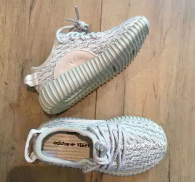 Yeezy 350 Boost,Yeezy 550 Boos  8 月 27！Yeezy 350 Boost 儿童鞋型即将发售