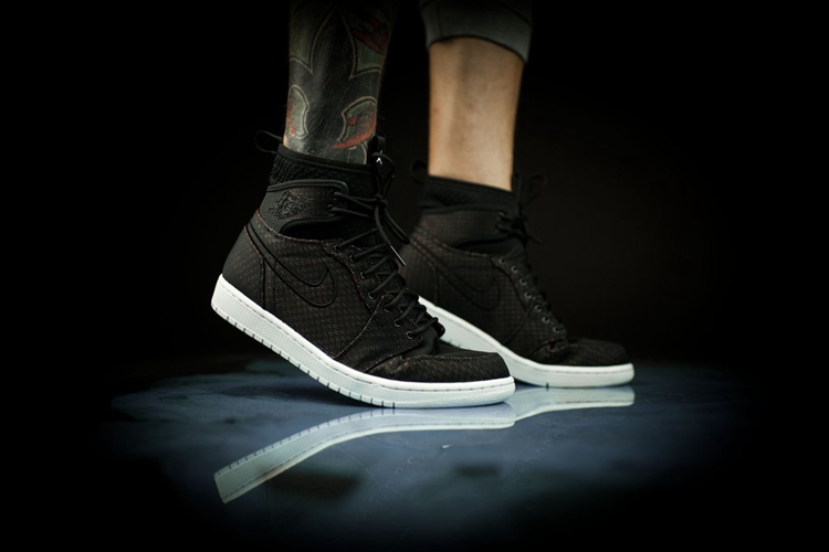 AJ1,Air Jordan 1,844700-050  黑白双色，Air Jordan 1 Ultra High 上脚效果展示