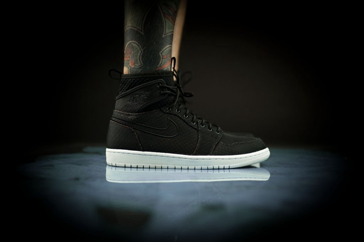 AJ1,Air Jordan 1,844700-050  黑白双色，Air Jordan 1 Ultra High 上脚效果展示