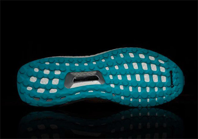 Ultra Boost,adidas,adidas Ultr  多彩小骚情，KOLOR x Ultra Boost Uncaged 实物新图