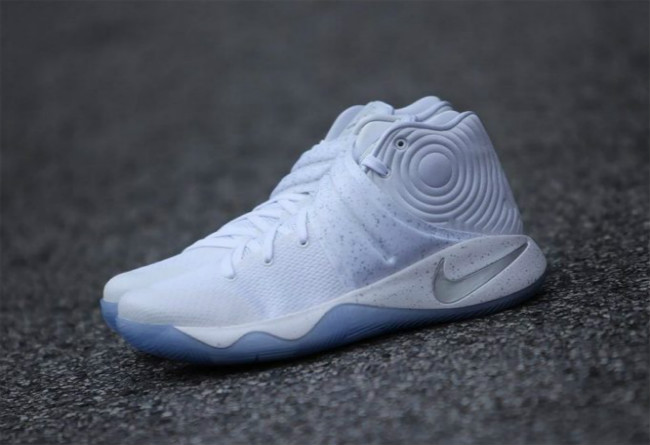 Nike,Nike Kyrie 2,819583-107  清新发布！Nike Kyrie 2 “Silver Speckle” 实物近赏