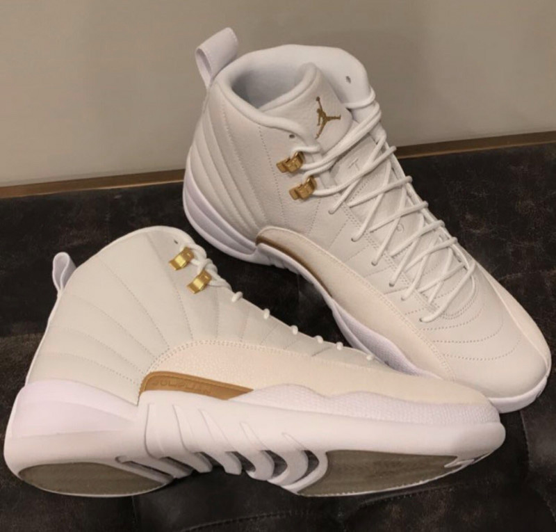 873864-102,AJ12,Air Jordan 12 873864-102AJ12 市售临近！CP3 提前收到 OVO x Air Jordan 12 白金！