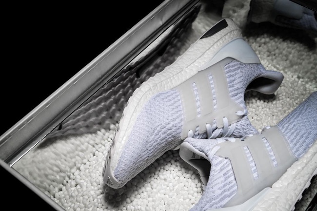 adidas Ultra Boost ,Boost，UB  进入 3.0 时代！adidas Ultra Boost 全新全白配色！