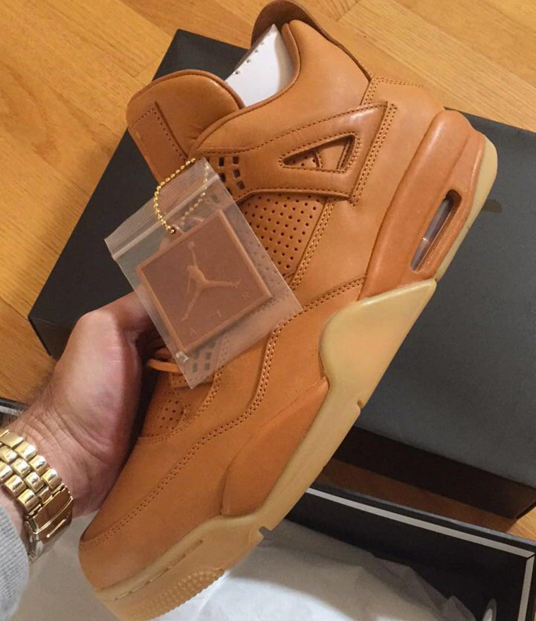 819139-205,AJ4,Air Jordan 4 819139-205AJ4 本月发售！Air Jordan 4 Premium “Wheat” 实物新图
