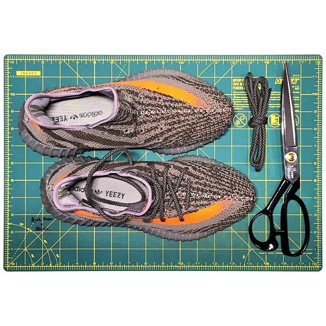 adidas,YEEZY Boost 350 V2  你见过用 Yeezy 350 Boost V2 制作的口罩么？