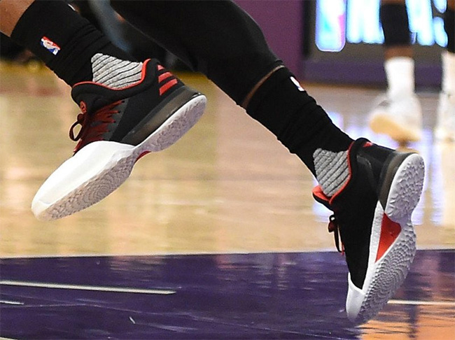 Harden Vol.1,adidas  逆转输球！哈登赛场上脚 adidas Harden Vol. 1