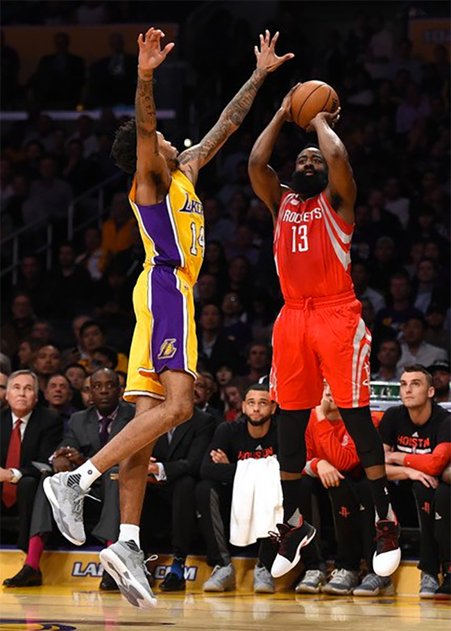 Harden Vol.1,adidas  逆转输球！哈登赛场上脚 adidas Harden Vol. 1