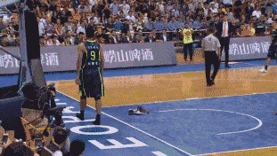 CBA  没想到！“球鞋禁穿” 居然成为 CBA 主角！