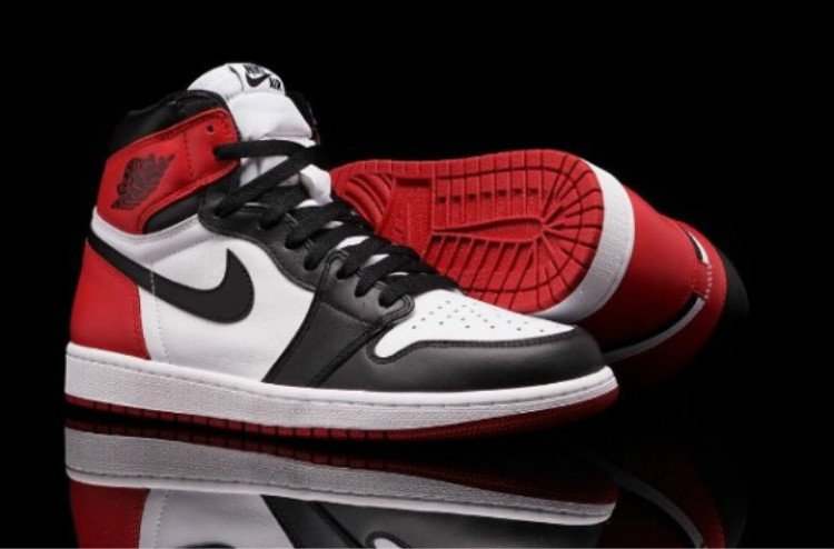 AJ1,Air Jordan 1,555088-125  距发售仅剩两天！Air Jordan 1 OG High “Black Toe” 本周六发售