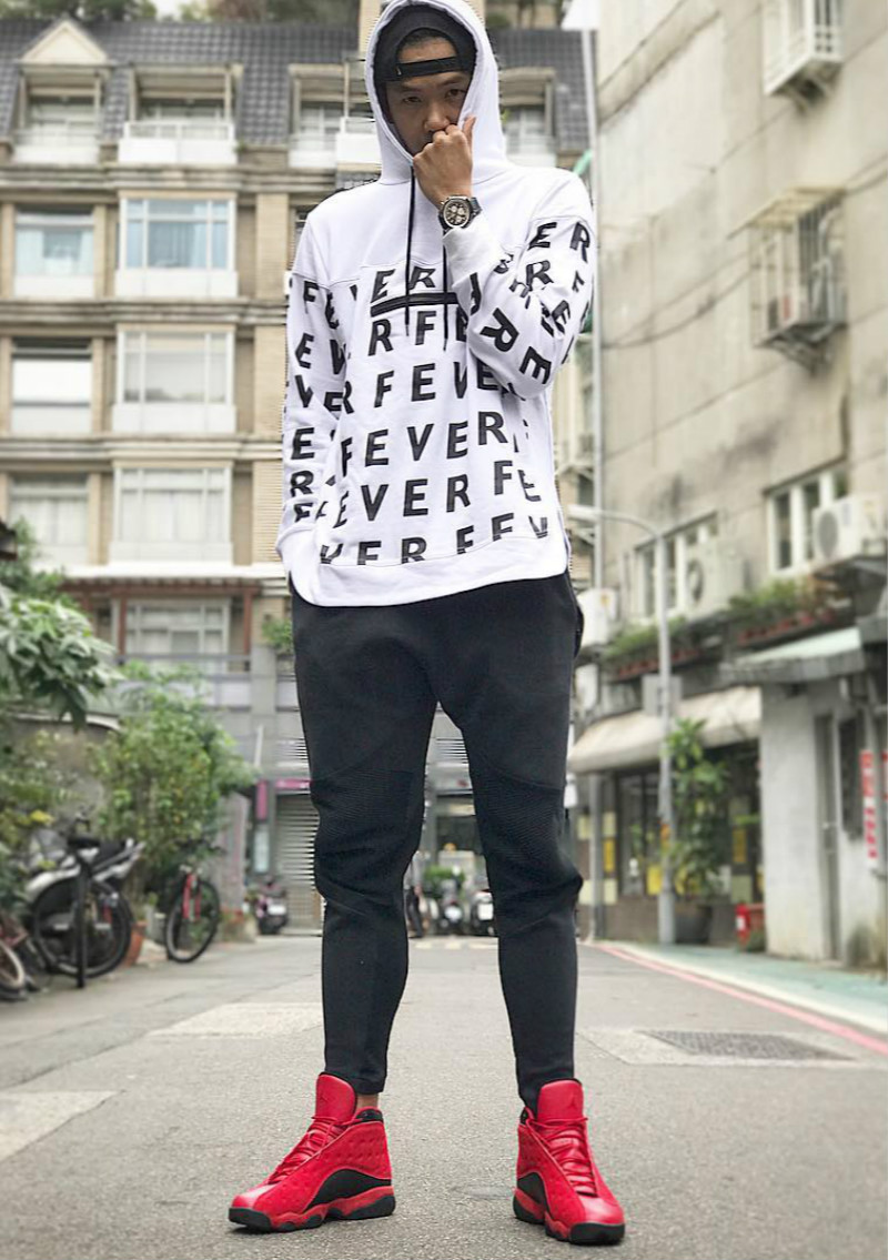 AJ13,Air Jordan 13,888164-601  黑人陈建州晒出 Air Jordan 13 “What Is Love” 上脚图