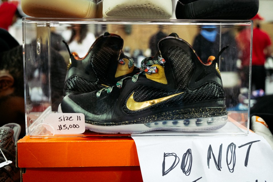 Sneaker Con  Sneaker Con 纽约站中最昂贵的 15 双鞋
