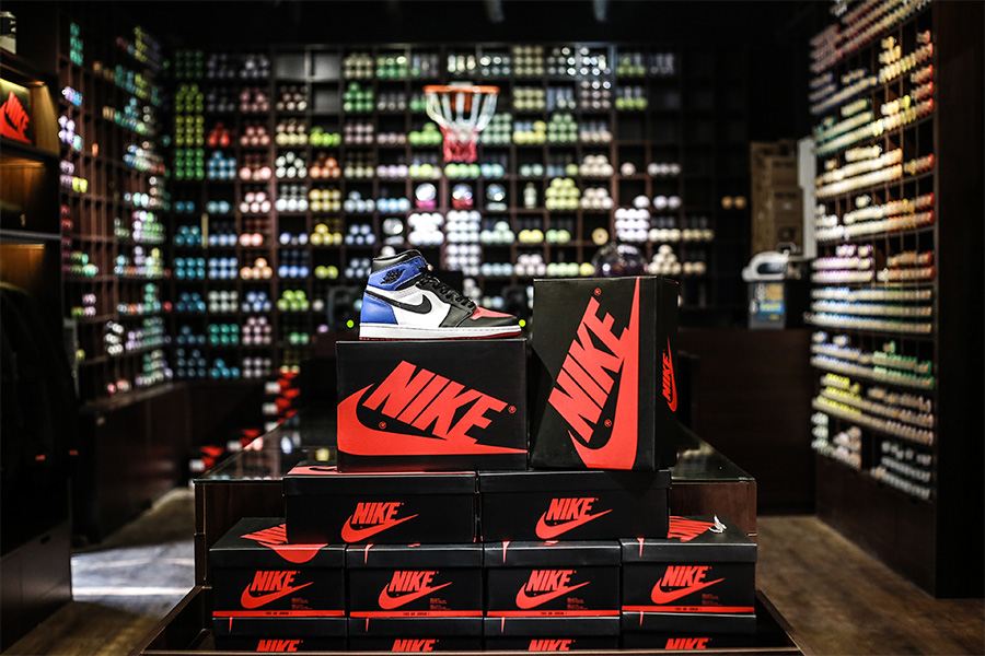 球鞋上脚,明星上脚  Nike 专场！400ml·DEAL·潮人SWAGDOG 球鞋限定店球鞋上脚！